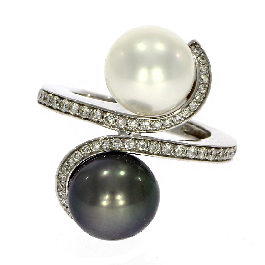 18ct pearl ring